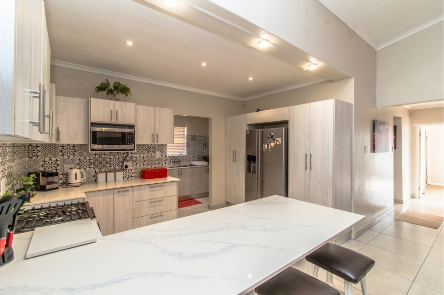 3 Bedroom Property for Sale in Franskraal Western Cape